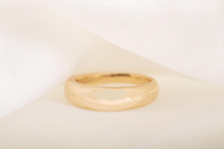 Bold Abate Gold Band