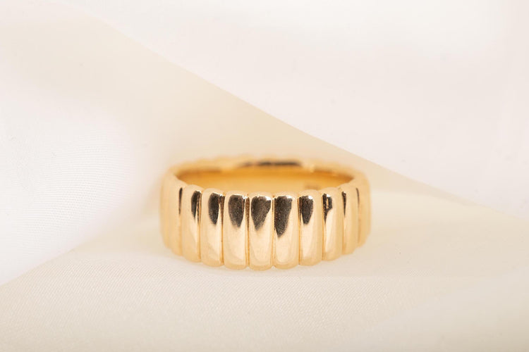 The Wide Capsule Band