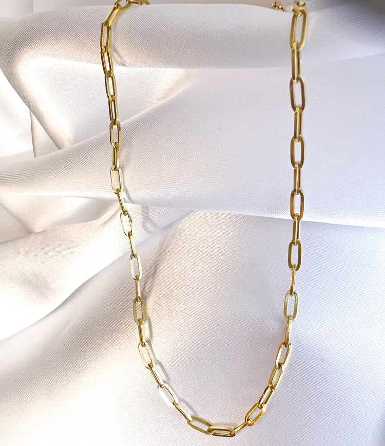 Delicate Hollow Paperclip Chain